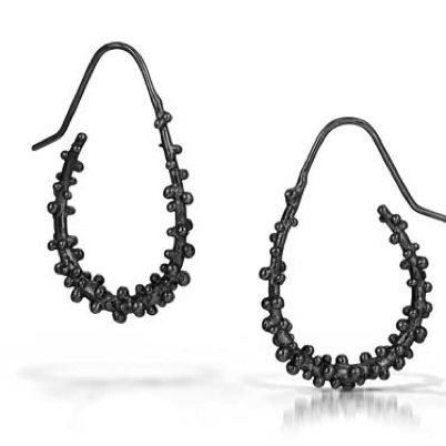 Pebble Omega Hoop
Oxidized silver Pebble Omega Hoop
Oxidized silver